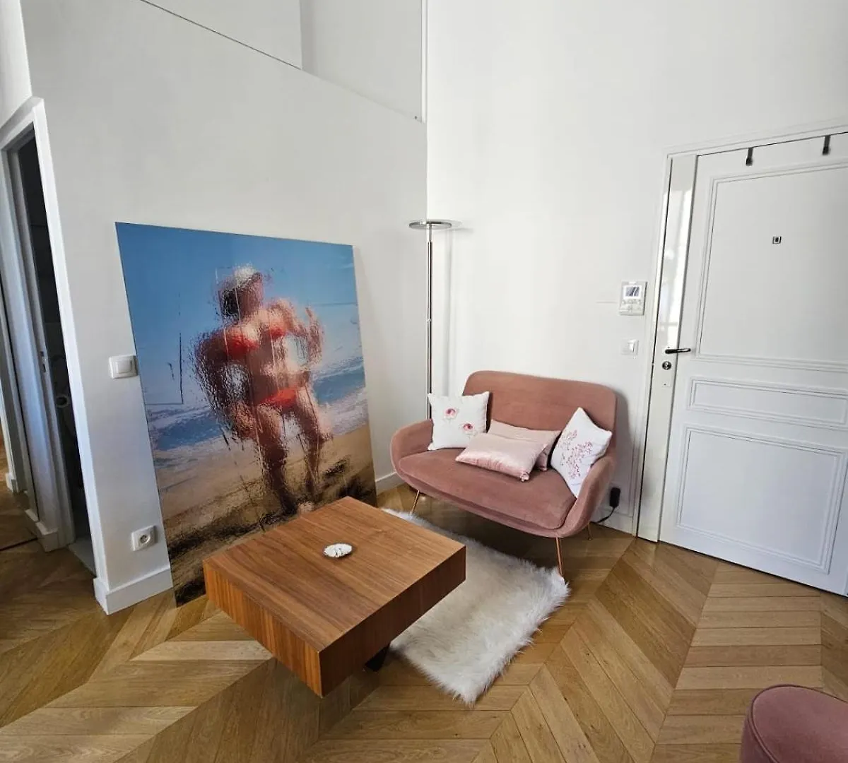 Rose Apartment Paris